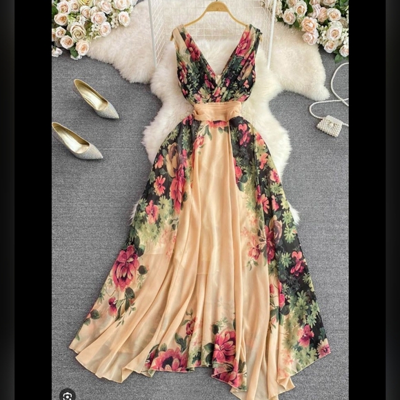 Grace Karin Dresses & Skirts - Grace Karin Floral Print Maxi Dress